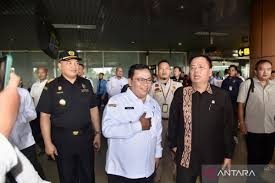 Suasana pelayanan di terminal bandara